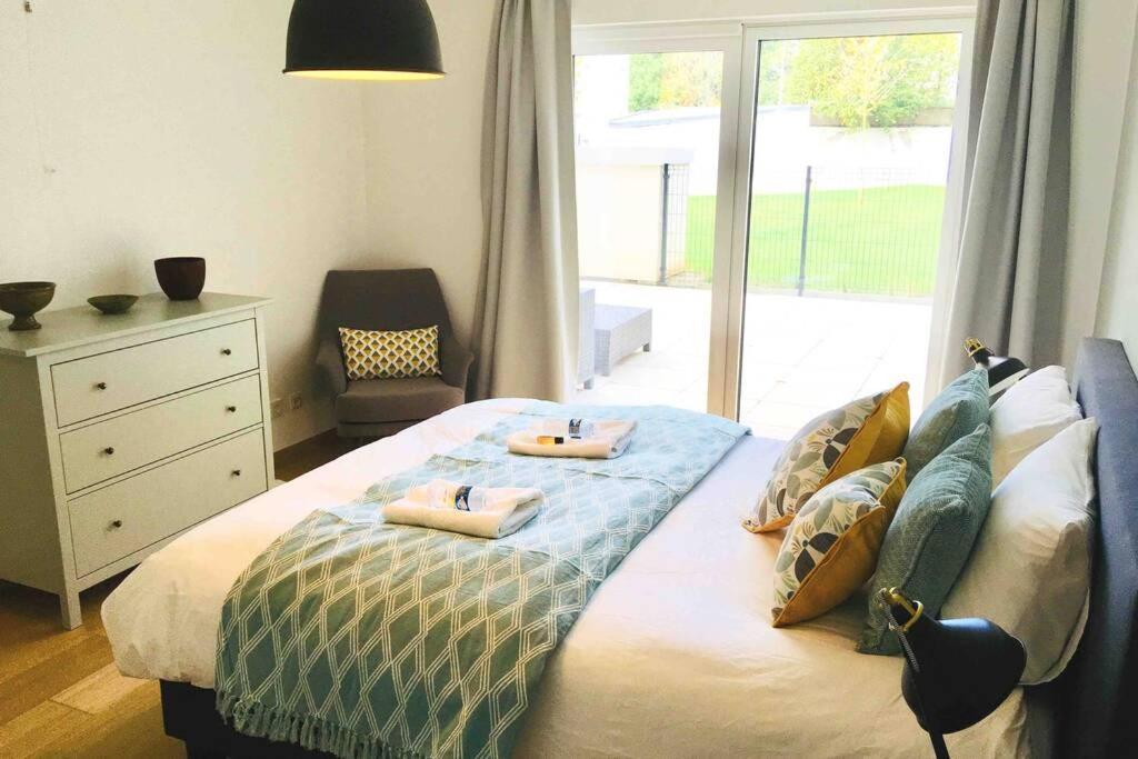 Large Family Retro Flat In City Center- Large Terrace & Garden View, Free Parking Luxemburg Exteriör bild