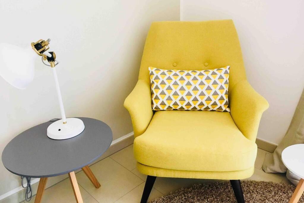 Large Family Retro Flat In City Center- Large Terrace & Garden View, Free Parking Luxemburg Exteriör bild