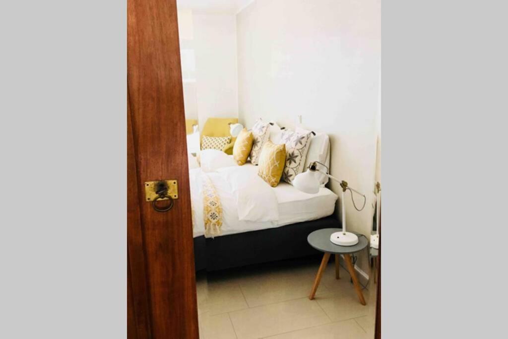 Large Family Retro Flat In City Center- Large Terrace & Garden View, Free Parking Luxemburg Exteriör bild